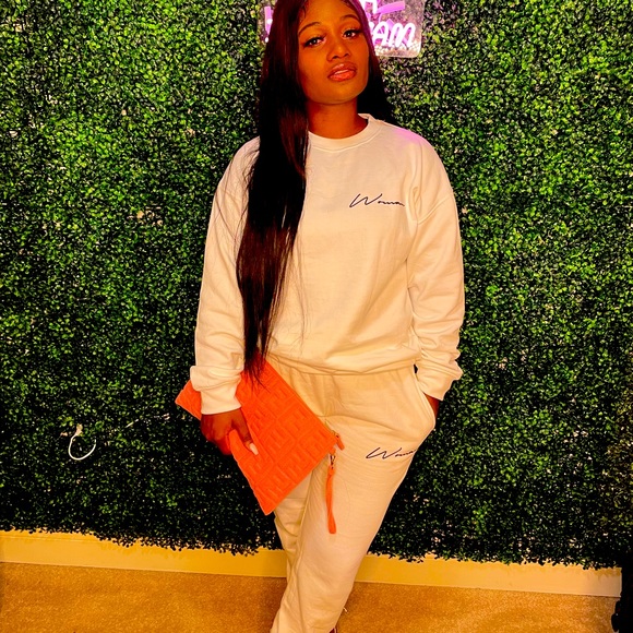 Meet your Posher, Tiarra - Picture 3 of 3